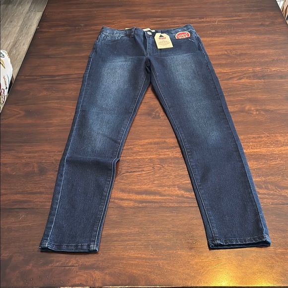 Levi's Other - Levi’s high Rise Supper Skinny reg 14 Girls New